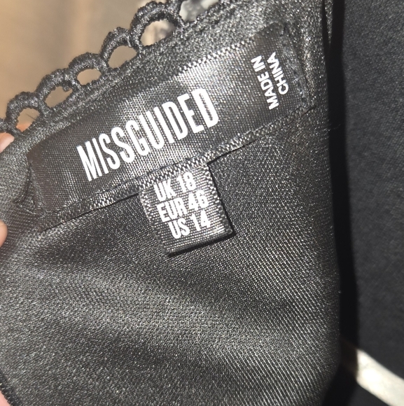 💙Used Elegant Black and Cream Women's Dress - Picture 5 of 7